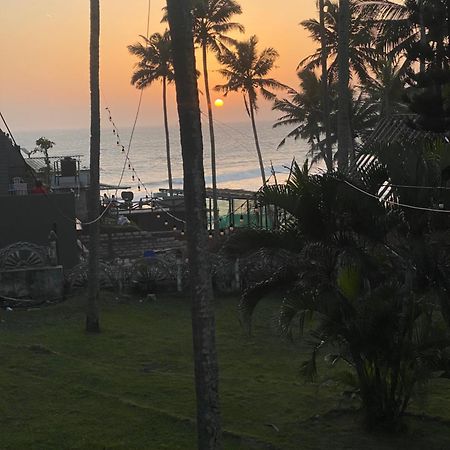 Hellovarkala Beach Resort 外观 照片