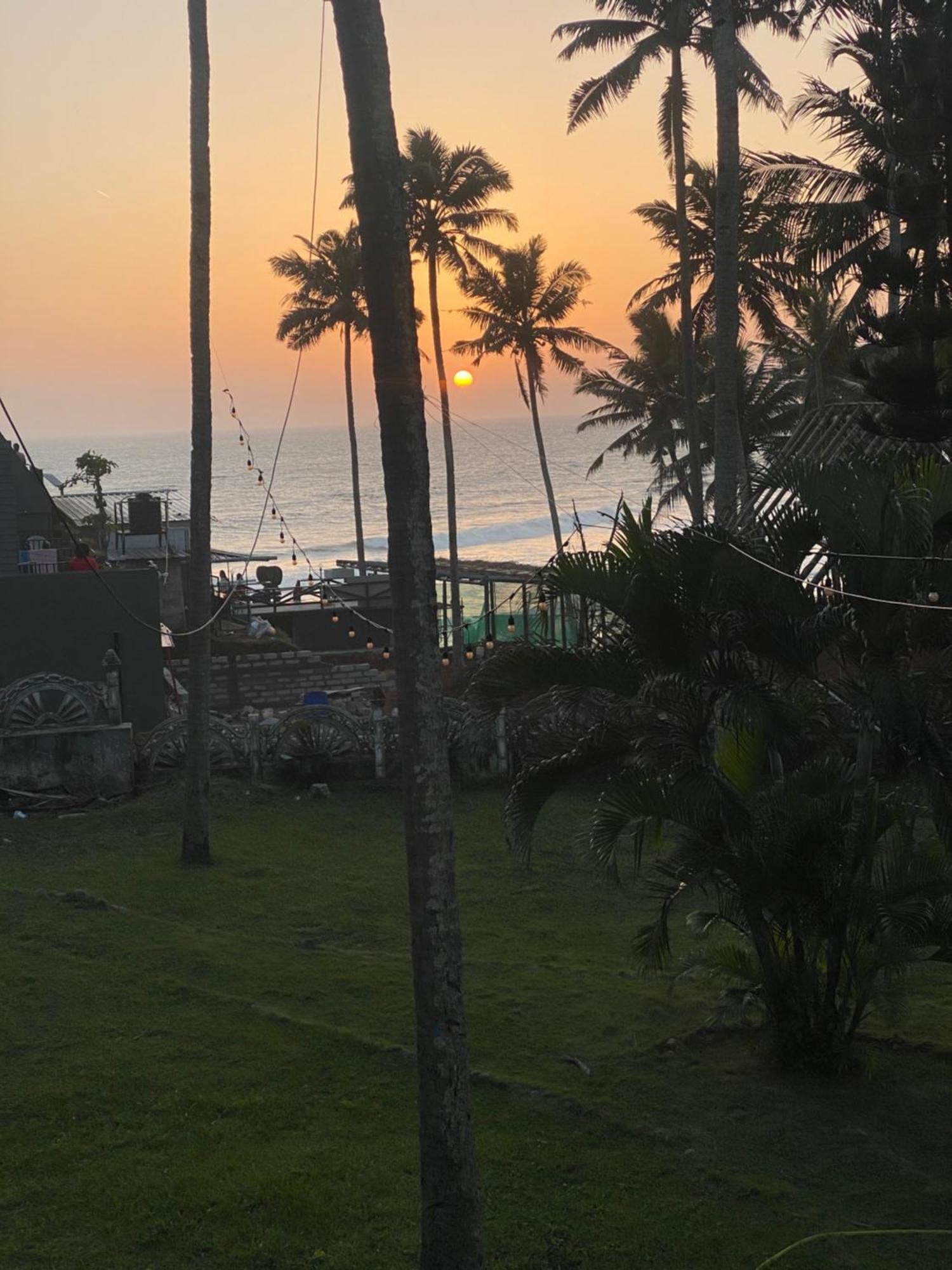 Hellovarkala Beach Resort 外观 照片